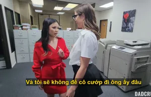 Cô em họ trở nên hư hỏng sau 3 năm trở về từ thành phố