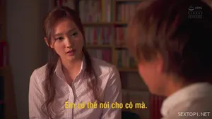 Vẻ bề ngoài là một ông bố dượng hiền lành, nhưng lại là một lão biến thái