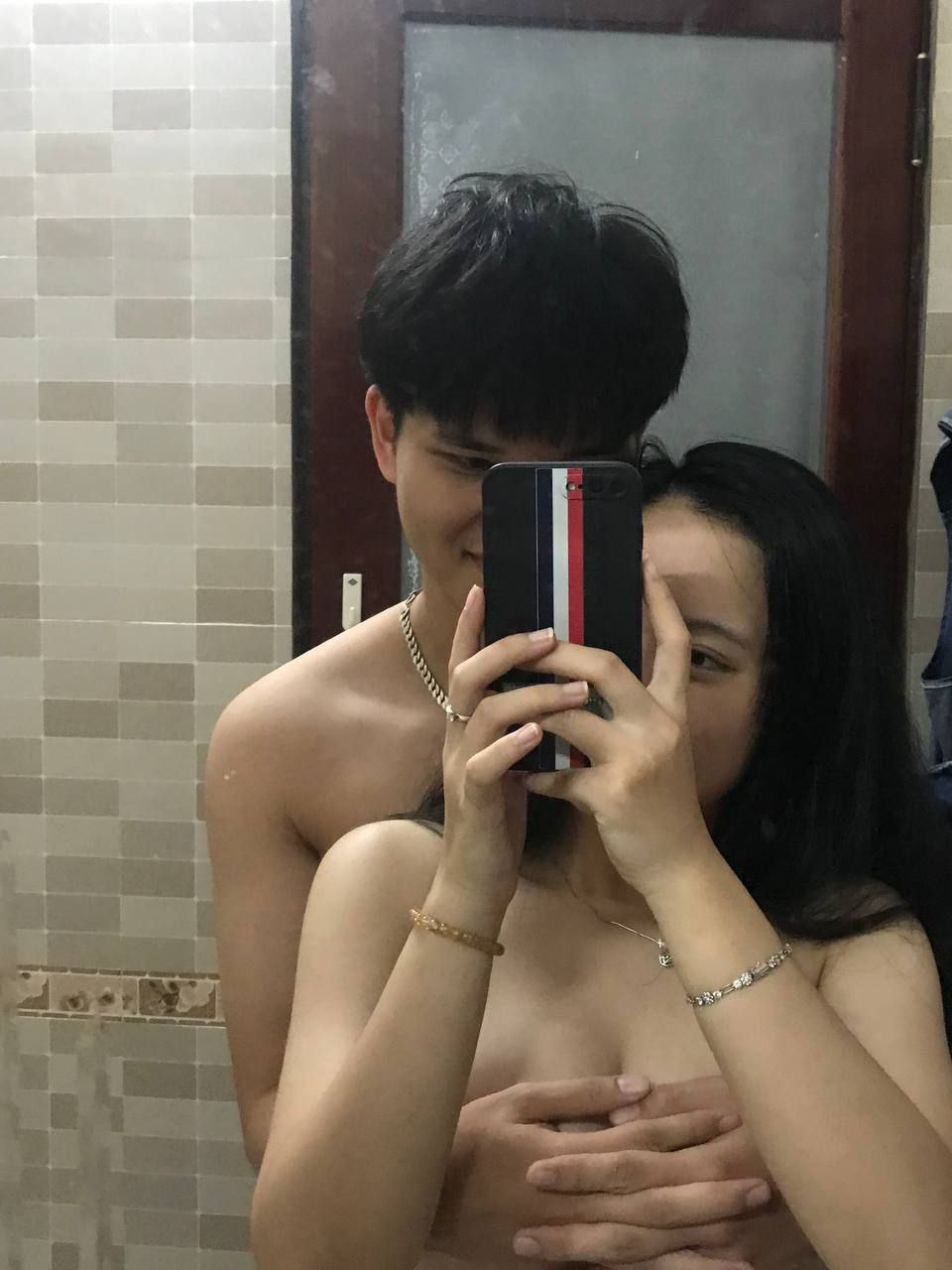 Em gái mới lớn vú to chà bá